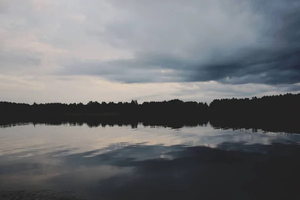 Lago Letonia Superficie Agua Con Olas Pequeñas Día Ventoso — Foto de Stock