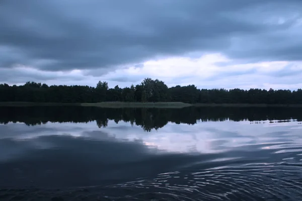 Lago Lettonia Superficie Dell Acqua Con Piccole Onde Una Giornata — Foto Stock