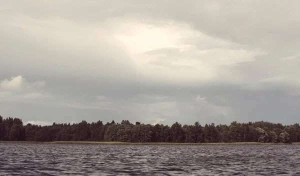 See Lettland Wasseroberfläche Mit Kleinen Wellen Einem Windigen Tag — Stockfoto
