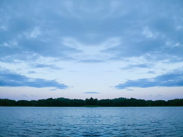 Superfície Calma Lago Noite Letônia Europa Oriental Verão Pôr Sol — Fotografia de Stock