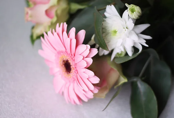 Ramo con gerberas rosadas — Foto de Stock