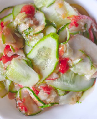 Taze sebze salatası