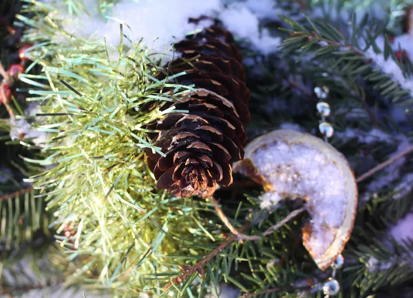 Christmas wreath on the snow — Stock Photo, Image