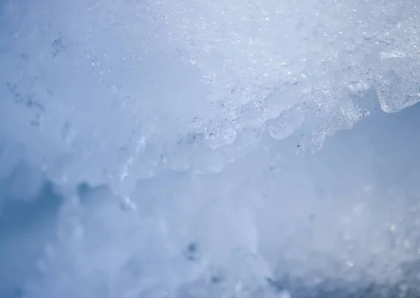 冬の日に新鮮なきれいな雪の表面 — ストック写真
