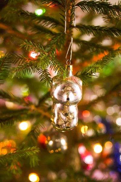 Árvore de Natal decorada. Fundo brilhante espumante festivo — Fotografia de Stock