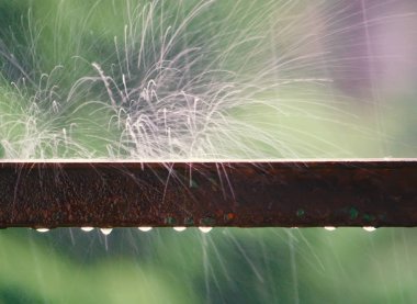 Bir damla yağmur damlası