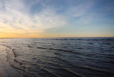 Letonya, Jurmala 'da deniz suyu yüzeyi