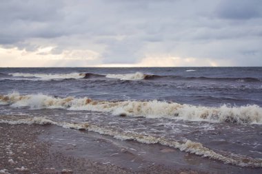 Letonya, Jurmala 'da deniz suyu yüzeyi