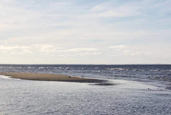 Powierzchnia wody morskiej w Jurmala, Łotwa — Zdjęcie stockowe