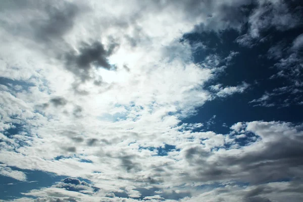 Égbolt felhőkkel — Stock Fotó