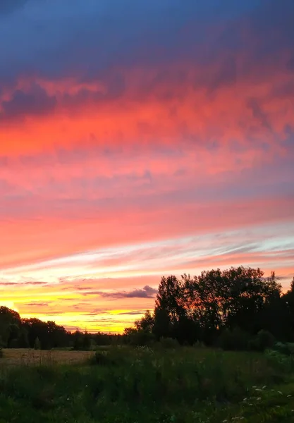 Pôr do sol céu fundo. — Fotografia de Stock