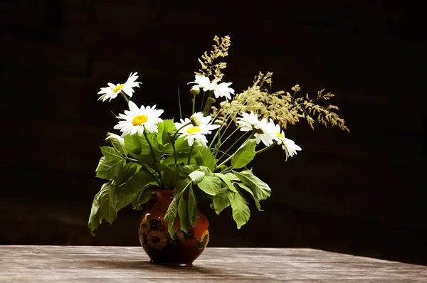 Vacker Bukett Blommor Vas Mörk Bakgrund — Stockfoto