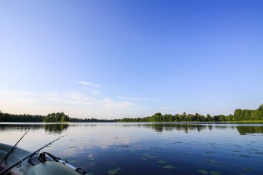 Letonya, Latgale, Doğu Avrupa 'da göl manzarası. Yaz doğası
