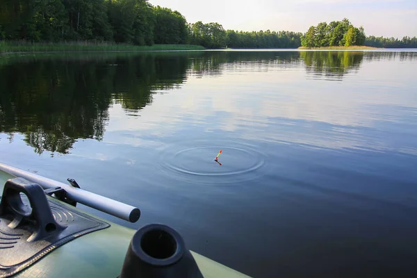 Girando Com Carretel Fundo Lago Noite — Fotografia de Stock