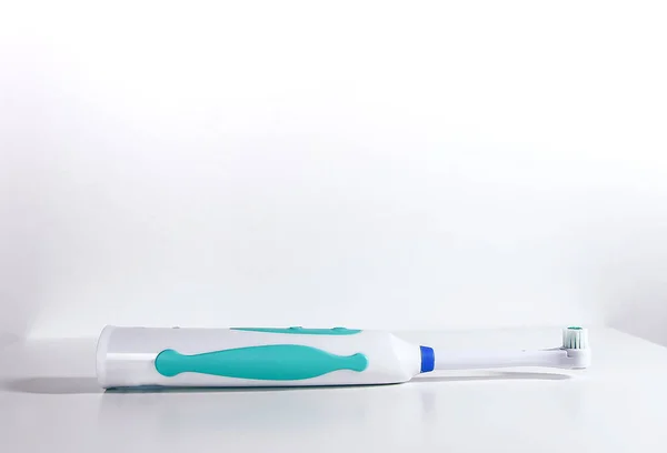 Електрична Зубна Щітка Білому Тлі — стокове фото