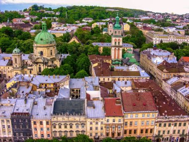 Lviv'in tarihi merkezinin panoramik üst görünümü