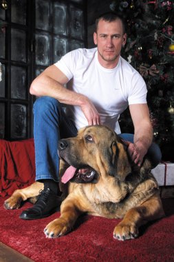 boldshy köpekli adam