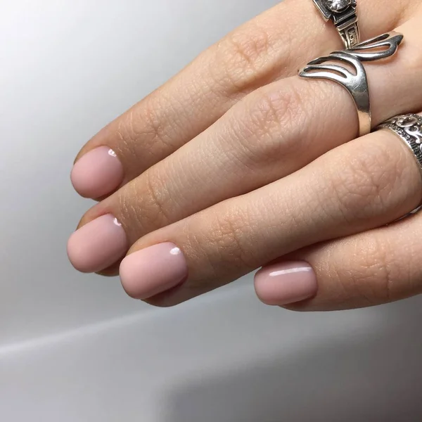 Vlees Gekleurde Manicure Nagels Vrouwelijke Manicure — Stockfoto