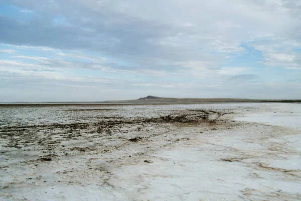 Saline, słone jezioro Baskunchak. Regionie Astrachań. Rosyjski krajobraz. — Zdjęcie stockowe