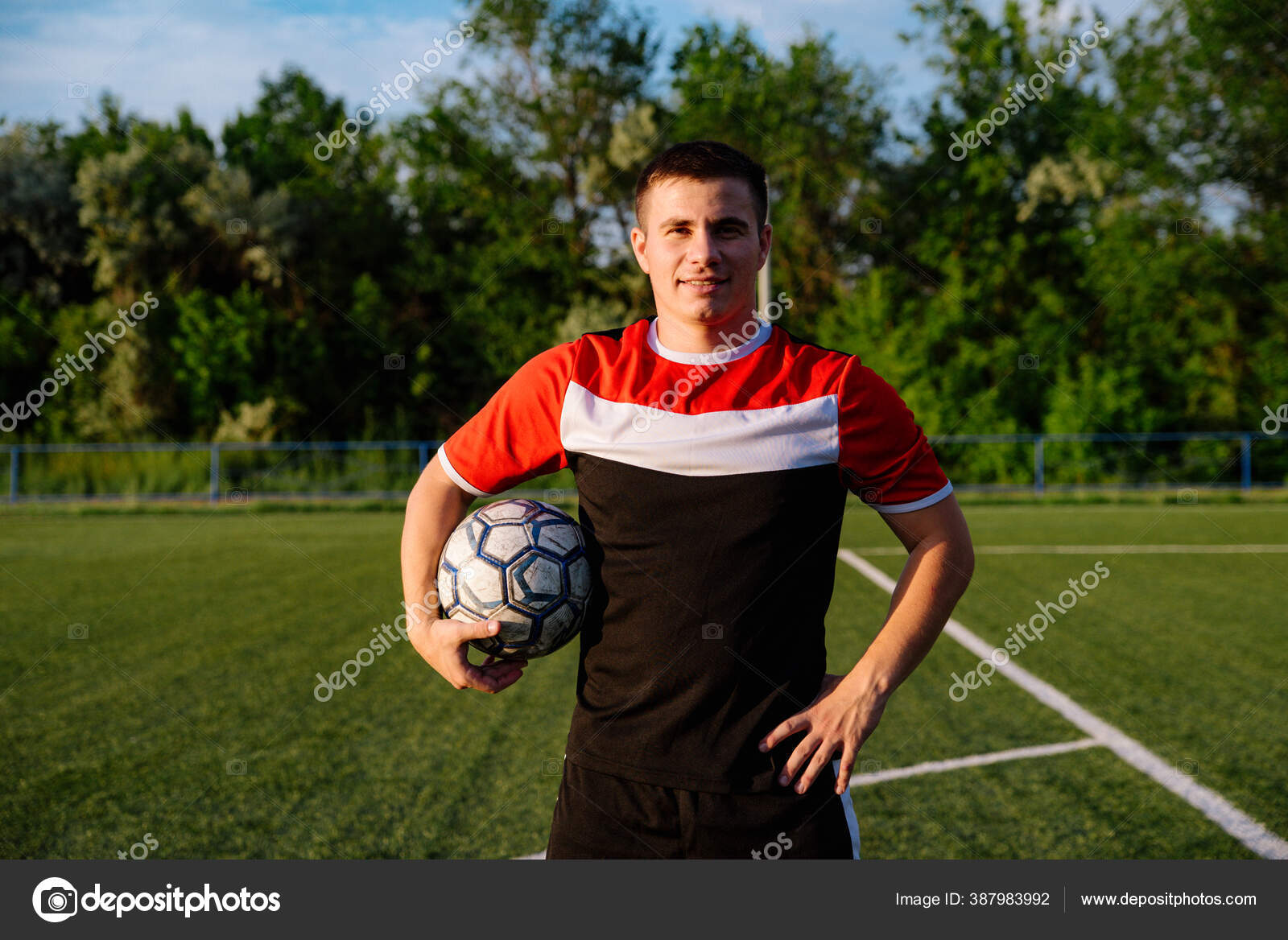 Jogador de Futebol, Bola e Campo.  Jogadores de futebol, Futebol