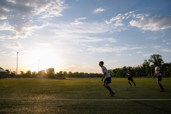 Giocatore Calcio Calcia Pallone Giocatore Calcio Prende Calcio Angolo Giocatore — Foto Stock