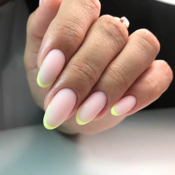 Franse Manicure Nagels Manicure Gel Nagellak Spa Manicure Concept Vrouwelijke — Stockfoto