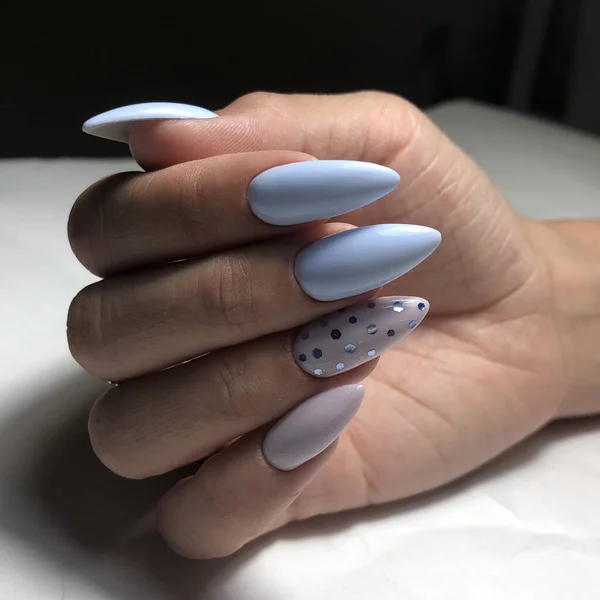 Manicura Multicolorida Perto Mãos Mulher Jovem Com Manicure Bright Pastel — Fotografia de Stock