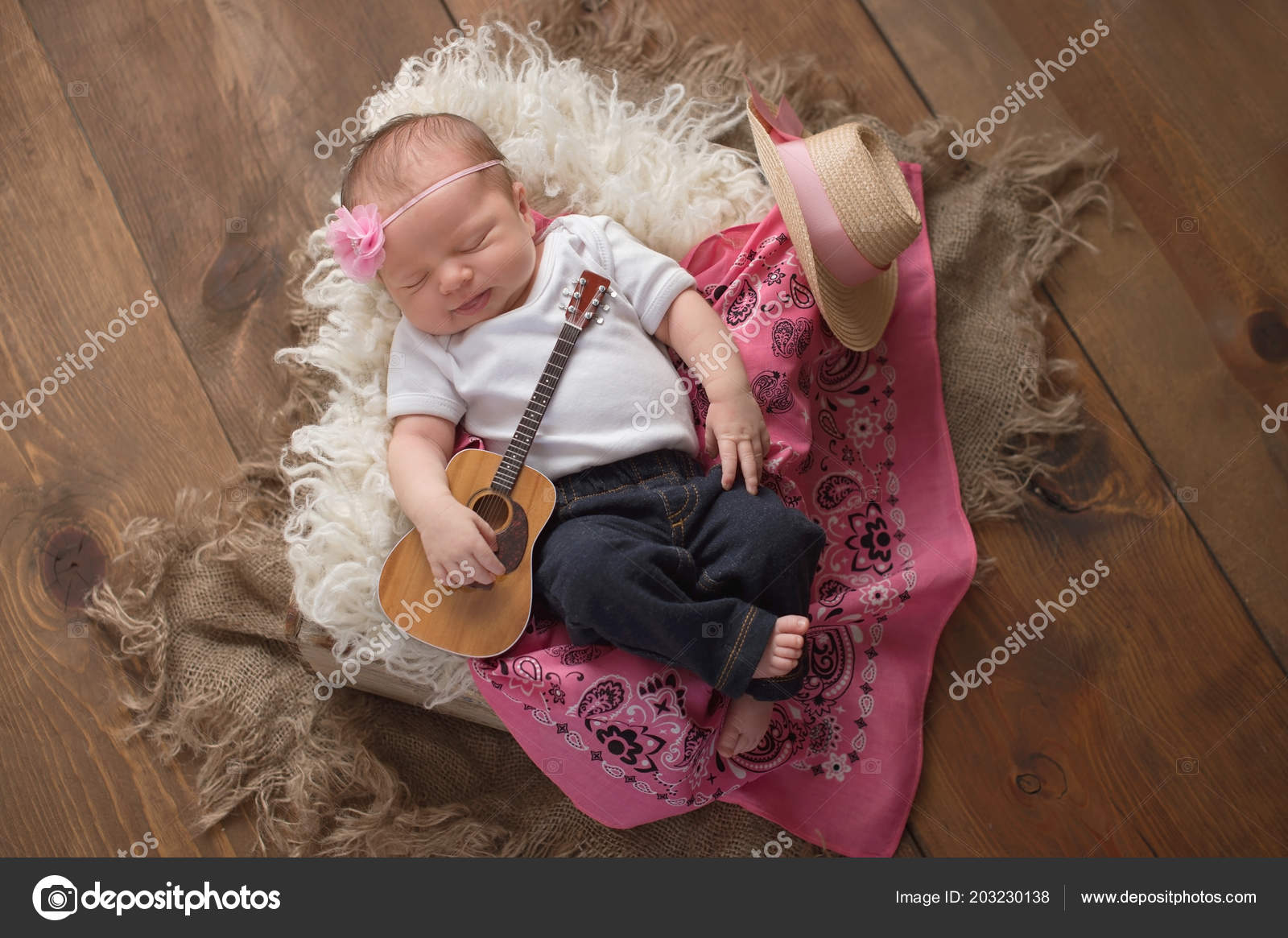 Baby Guitar Images Libres De Droit Photos De Baby Guitar Depositphotos Baby Guitar Images Libres De Droit Photos De Baby Guitar Depositphotos