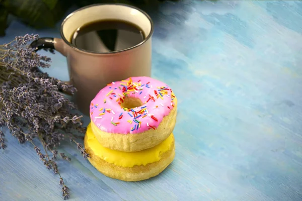 Delicious Donuts Cup Coffee Table — Stock Photo, Image