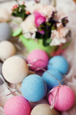 Pamuk ışıkları ve buket