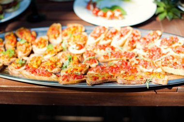 yemek Ziyafet tablo dekore edilmiş