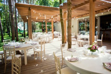 Tablo ayarı ve çiçek kompozisyonlar