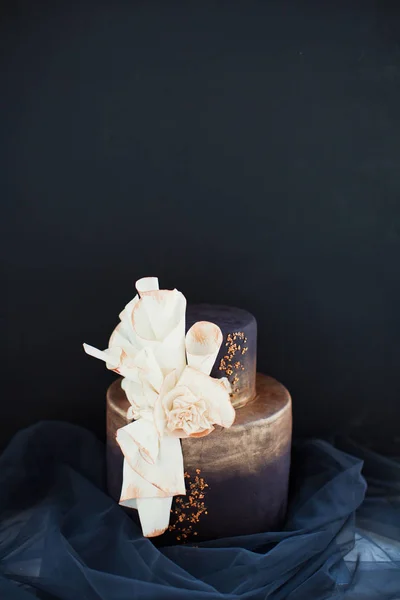 Bolo de casamento escuro — Fotografia de Stock