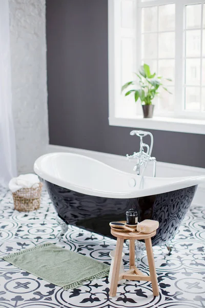 Black and white bathroom — Stock Photo, Image