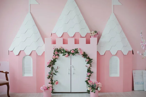 Pembe Kale dekorasyonu ile oyun odası
