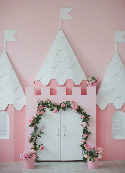 Pokój zabaw z ozdoba różowy zamek — Zdjęcie stockowe