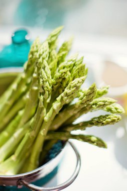 taze yeşil kuşkonmaz