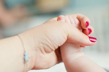 Şirin Bebek ayaklar