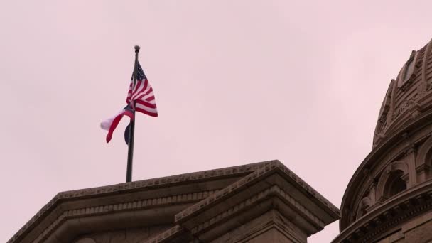 Τέξας Σημαία Κυματίζει Αργά Στον Άνεμο — Αρχείο Βίντεο