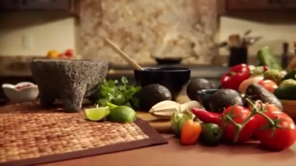 Свежие мексиканские овощи — стоковое видео