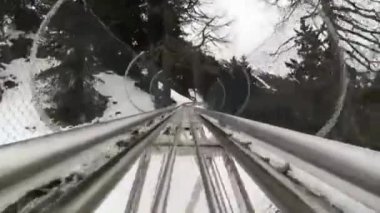 Kar roller coaster binmek yokuş aşağı