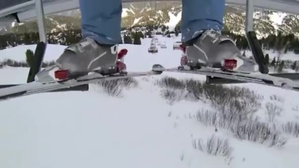 スキーチェアリフトボトムビュー — ストック動画