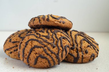 Beyaz masada Çikolatalı Kuru Üzümlü Kurabiye