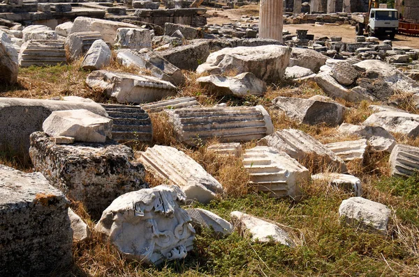 Antik Yunan kenti Hierapolis'in görünümü, Pamukkale, Türkiye