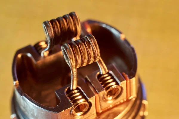 Vape RDA ya da sarmal ve pamuklu buharlaştırma için e-sigara, yenilenebilir damlayan atomizör ya da buharlaştırıcı.