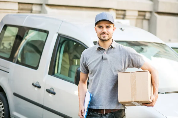 Din Frakt Här Leverans Mannen Grå Tröja Med Cap Stående — Stockfoto