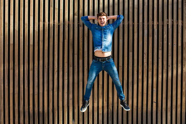 Fresco Moderno Aire Hombre Sexy Guapo Traje Vaqueros Saltando Con —  Fotos de Stock