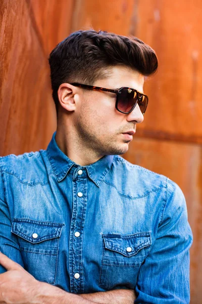 Close Portrait Sexy Man Suglasses Jeans Shirt Rusty Background Looking — Stock Photo, Image
