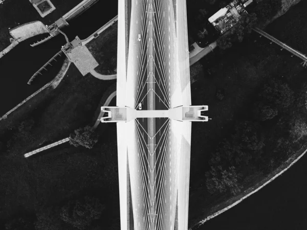 Στην Κορυφή Της Λευκής Γέφυρας Μια Καθαιρεμένη Βολή — Φωτογραφία Αρχείου