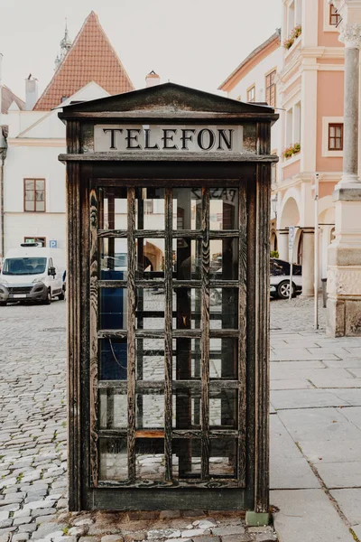 Starobylá Telefonní Budka Městě — Stock fotografie